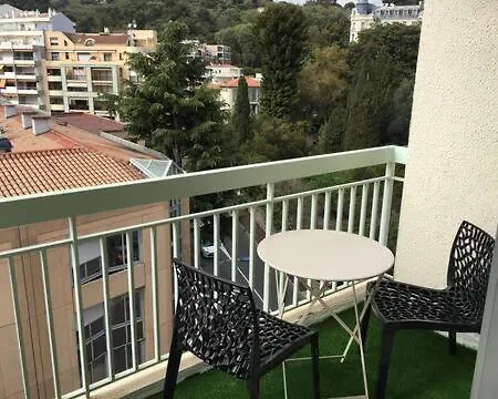 Apartment Le Floreal Vue Montagne A 5 Min A Pied De La Mer Menton